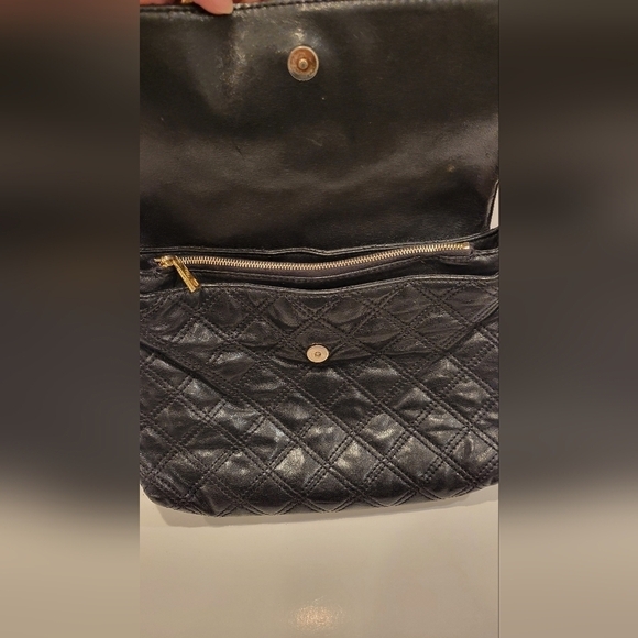 Marc Jacobs Black Quilted Leather Shoulder Bag with Gold Bow - Picture 3 of 6